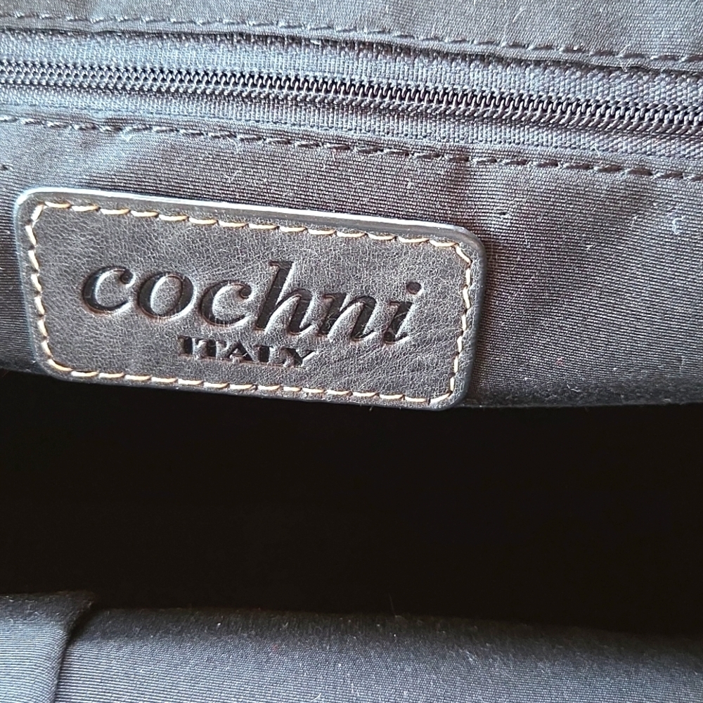 Cochni Italy‎ Elegant Gray Handbag with Silver Buckle Details - Picture 8 of 8